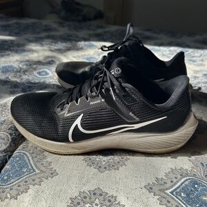 Nike Men's Black and White Pegasus Running Shoes